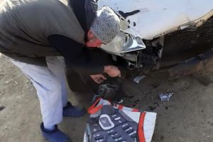 Cu dosar penal, din prima zi a anului: Jandarmii din Oradea au prins în flagrant un hoţ care dezmembra o maşină accidentată (FOTO)