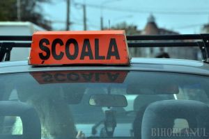 Modificări la Codul Rutier: Permis doar pentru cei care au minim 10 clase