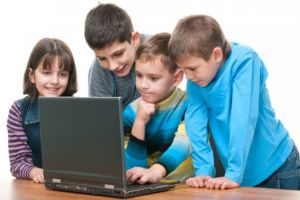 Dependenţa de calculator: avantaj sau pericol pentru copii