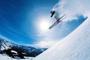 Sarituri cu schiurile: Norvegianul Marius Lindvik, invingator in etapa a doua a Turneului celor Patru Trambuline