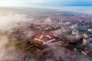 Atenţie pe şosele: Cod galben de ceaţă şi chiciură, în Bihor