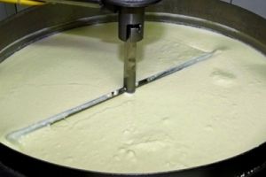 Cum se ”falsifică” alimentele/ Ne pun în mâncare cretă, ipsos şi clei de oase