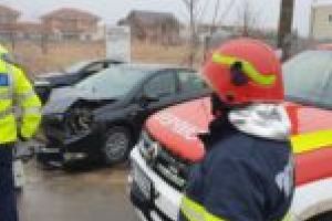 Sărbătorile continuă, la fel şi accidentele rutiere! O femeie şi un bărbat au ajuns la spital