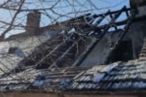 Cinci familii din Reşiţa au rămas pe drumuri în prima zi a anului