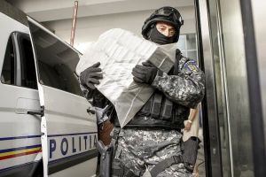 Botoşănean cercetat pentru trafic internaţional de droguri, căutat de autorităţile din Suedia