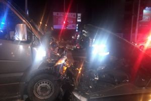 UPDATE: Zeci de victime intr-un carambol in Capitala. Implicate o ambulanta cu pacient si un microbuz cu pasageri (galerie foto+video)     