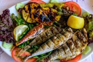 Romanii, pe ultimul loc in Uniunea Europeana, dupa ponderea cheltuielilor alocate pentru a lua masa in oras