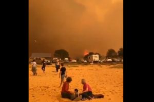 Stare de urgenţă în Australia. S-a ordonat evacuarea în masă a mai multor oraşe, armata intervine