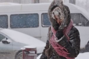 Primul weekend de iarnă: scad temperaturile şi încep ninsorile