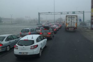 2,5 milioane de turişti la frontiere de sărbători: Cele mai tranzitate graniţe au fost cele din vestul ţării