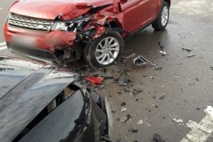 FOTO Accident grav, cu şapte răniţi! Două maşini s-au ciocnit
