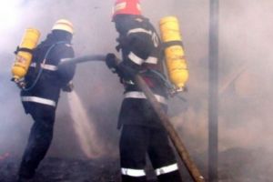 Incendiu la o locuinţă din comuna Vânători