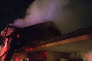 Casă în flăcări, în judeţul Braşov