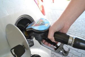 Cu cat s-au ieftinit benzina si motorina dupa eliminarea supraaccizei – O companie NU a scazut preturile