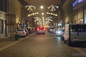 Descoperire şocantă în Oradea: Cameră plină cu bombe, grenade şi alte proiectile, pe strada Vasile Alecsandri. Un proiectil i-a explodat „colecţionarului” în mână (FOTO / VIDEO)