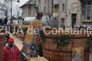 Ajunul Bobotezei: IPS Teodosie oficiaza slujba de sfintire a apei (galerie foto)