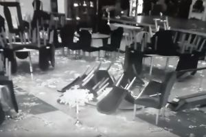 VIDEO – Dezastru la Biblioteca Naţională după o petrece – Scaune rupte şi mizerie multă
