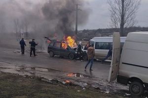 Plan Roşu de intervenţie în Botoşani, după un accident între un microbuz şi două autoturisme. 13 persoane rănite (FOTO / VIDEO)