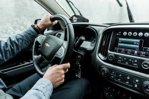 Manevra care l-a lăsat fără permis pe un şofer din Botoşani. Poliţiştii l-au şi amendat