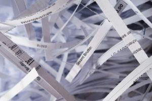 Iata de ce ai nevoie de un distrugator de documente!