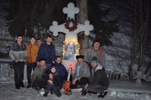 Cruci de gheaţă confecţionate la mai multe biserici din judeţ, de Bobotează