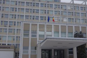 O fetiţă de 11 ani a suferit o fractură la nivelul frunţii după ce a fost lovită de ...