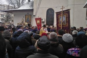 FOTO! Mii de credincioşi din Botoşani au participat la slujba de Bobotează şi au luat apă sfinţită