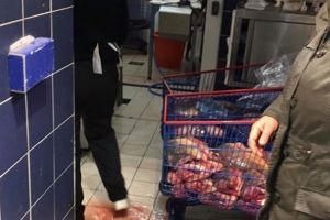 10.000 de lei amendă pentru un magazin Carrefour din Oradea pentru felul în care a vândut peşti, în ajun de Anul Nou 