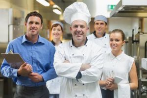 LOCURI DE MUNCĂ ÎN STRĂINĂTATE: Ofertele prin intermediul reţelei Eures România. Se caută lucrători în agricultură, manipulanţi de mărfuri, bucătari, cameriste, instalatori, mecanici