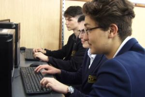 Noutăţi pentru elevii care învaţă la două colegii din Braşov