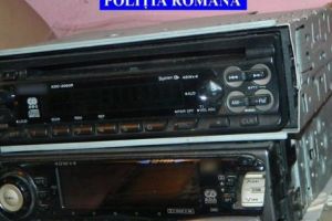 La Piteşti, încă se mai fură „casetofoane” auto
