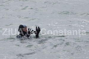 Ei au scos crucile aruncate de IPS Teodosie in Marea Neagra. A participat si sportiva Antoanela Manac (galerie foto)