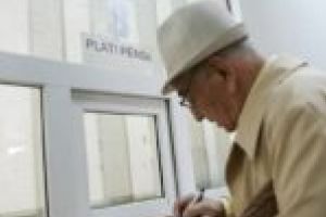 Pensionarii vor avea de aşteptat luna aceasta. Cât va întârzia pensia?