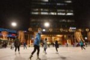 Un nou ring de gheaţă îşi aşteaptă patinatorii la Iulius Town!