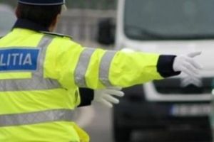 Conducea cu permis fals pe drumurile din Mureş