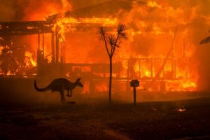 România întinde o mână de ajutor în lupta cu incendiile apocaliptice din Australia