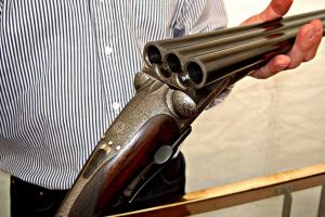 Arme letale găsite în posesia unor sibieni – Poliţia face cercetări