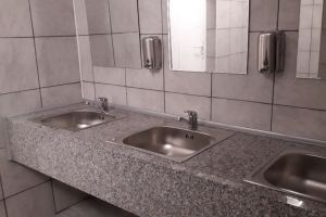 ADP Oradea: A fost deschisă toaleta publică de la Gară (FOTO)