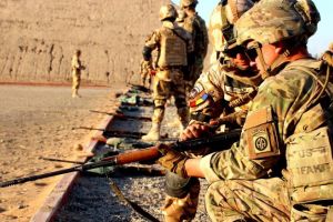 Criza din Orientul Mijlociu: 14 militari români care erau în misiune în Irak vor fi relocaţi