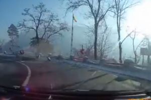 Cascador de Braşov – Un vitezoman a fost filmat cum s-a dat peste cap cu BMW-ul – VIDEO