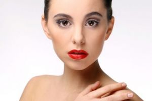 Îndrăzneşte să fii seducătoare în fiecare zi! Alege rujuri mate potrivite pentru orice ocazie