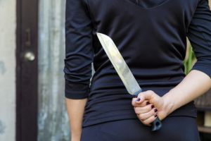Bonnie şi Clyde... de Bihor. Un bărbat şi o femeie, prinşi că jefuiau sub ameninţarea cuţitului prostituate luate 