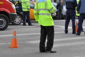 A trecut pe langa moarte, milimetric / Batrana spulberata pe trecerea de pietoni