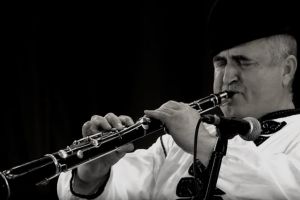 Sergiu Cipariu înmormântat acasă la Orlat – Sute de oameni l-au condus pe ultimul drum