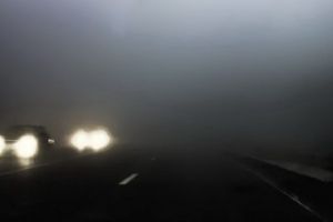 Atenţie, şoferi! Ceaţă densă pe drumurile din Mureş!