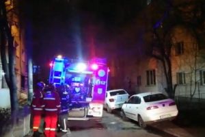20 de persoane, evacuate dintr-un bloc unde a avut loc un incendiu