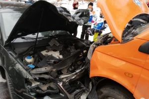 Accident rutier pe drumul spre Poiana Brasov. Un microbuz cu copii, implicat. Toti copiii, transportati la spital (galerie foto)