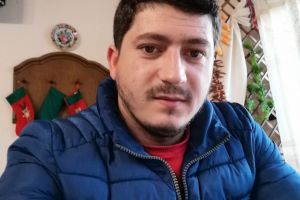 Moarte înfiorătoare: Un tânăr din Oradea şi-a pierdut viaţa la locul de muncă după ce o presă de ştanţat tablă i-a zdrobit capul