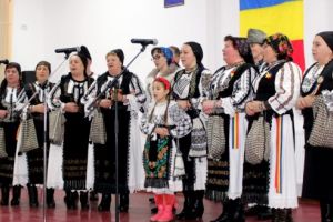 GALERIE FOTO: Colinde şi dansuri de Bobotează, la Uila