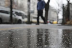 Atenţionare de fenomene meteorologice periculoare